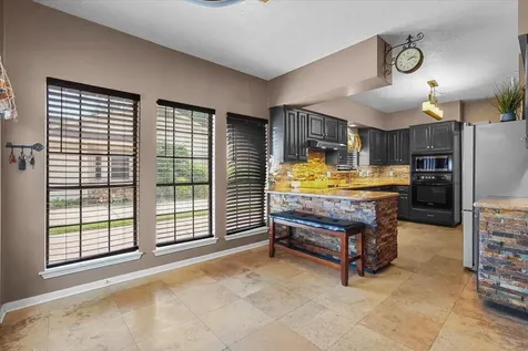 1622 W Hedgecroft Drive El Lago TX 77586