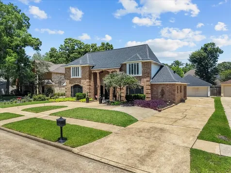 1622 W Hedgecroft Drive El Lago TX 77586