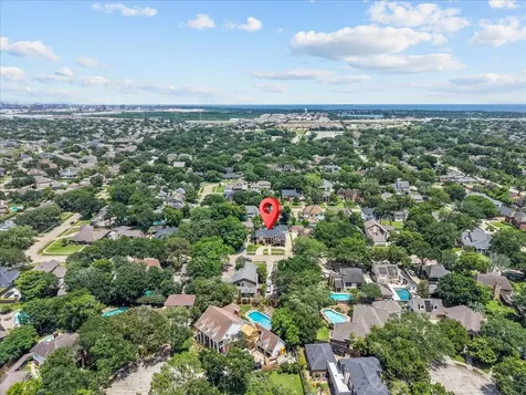 1622 W Hedgecroft Drive El Lago TX 77586