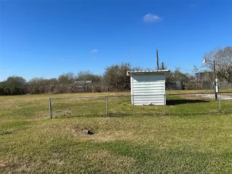 4906 County Road 469 Brazoria TX 77422