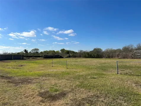 4906 County Road 469 Brazoria TX 77422