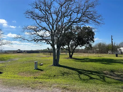 4906 County Road 469 Brazoria TX 77422