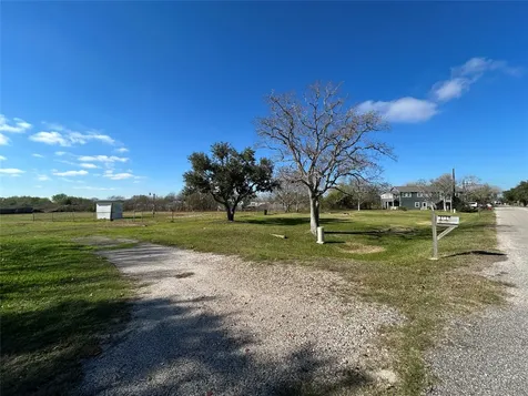 4906 County Road 469 Brazoria TX 77422