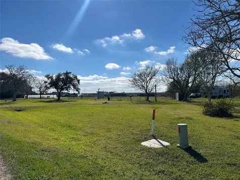 4906 County Road 469 Brazoria TX 77422
