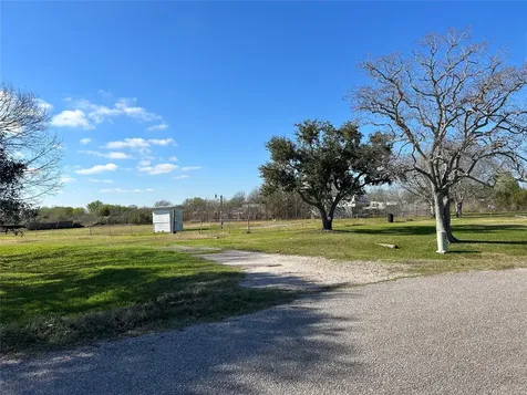 4906 County Road 469 Brazoria TX 77422