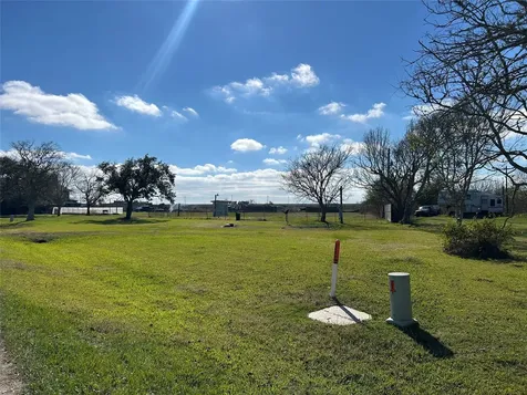 4906 County Road 469 Brazoria TX 77422