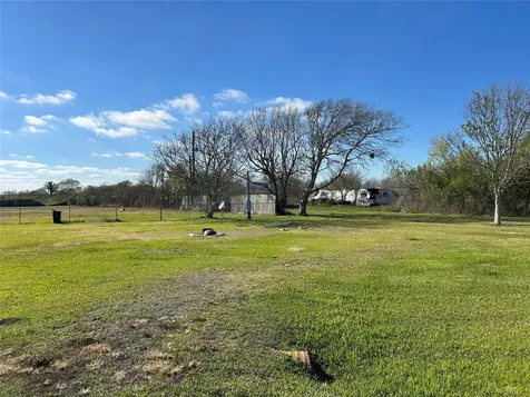 4906 County Road 469 Brazoria TX 77422