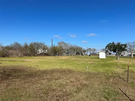 4906 County Road 469 Brazoria TX 77422