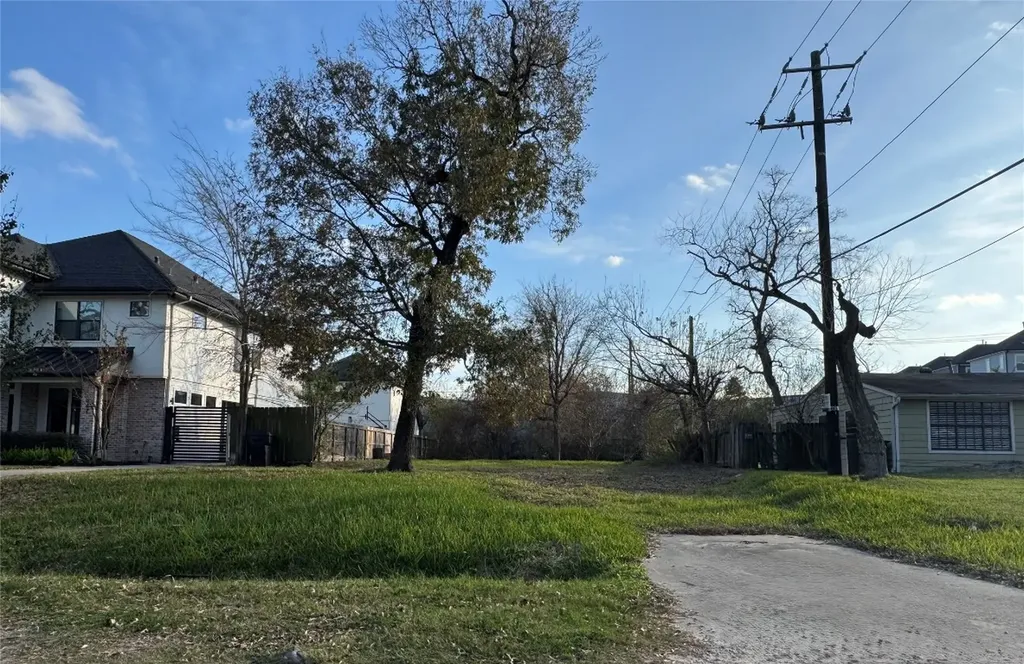 951 W 41st Street Houston TX 77018