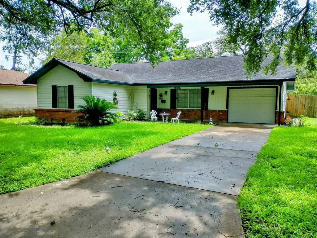 1500 Andrea Drive Bay City TX 77414