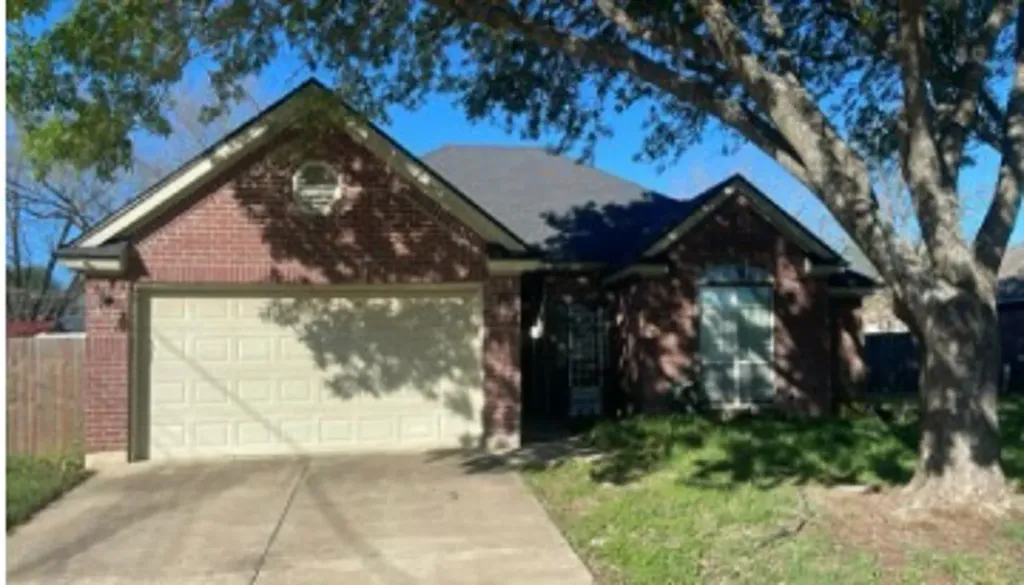 635 Yegua Drive Lexington TX 78947