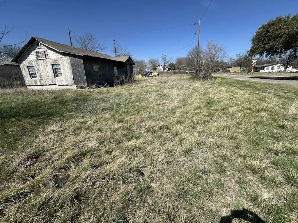 220 S Avenue M Crawford TX 76638