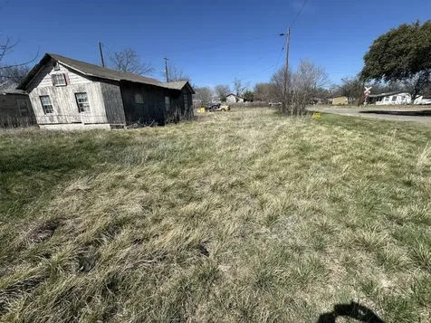 220 S Avenue M Crawford TX 76638