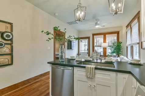 4616 Avenue O 1/2 Galveston TX 77551