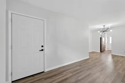 1811 Stoney Brook Drive 91 Houston TX 77063