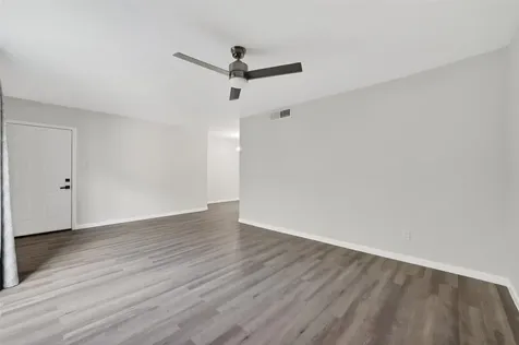1811 Stoney Brook Drive 91 Houston TX 77063