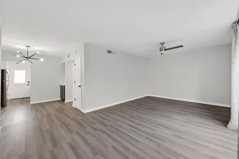 1811 Stoney Brook Drive 91 Houston TX 77063