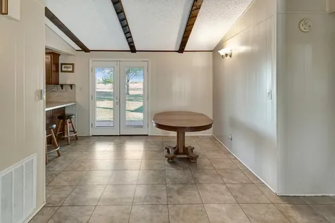 293 County Road 406 Edna TX 77957