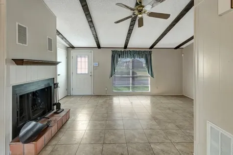 293 County Road 406 Edna TX 77957