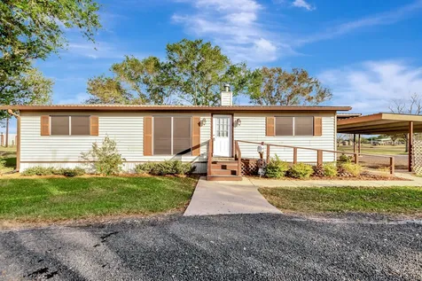 293 County Road 406 Edna TX 77957
