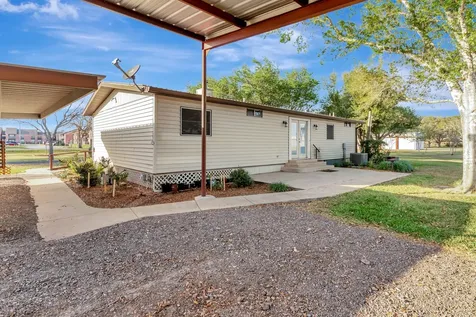 293 County Road 406 Edna TX 77957