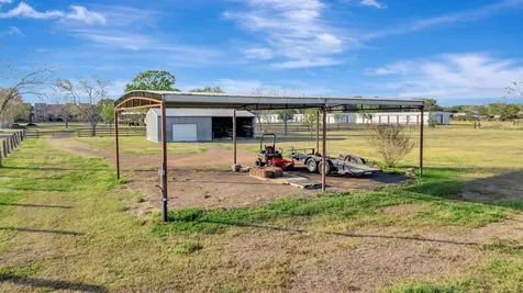 293 County Road 406 Edna TX 77957