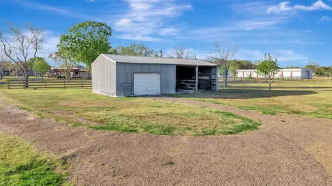 293 County Road 406 Edna TX 77957