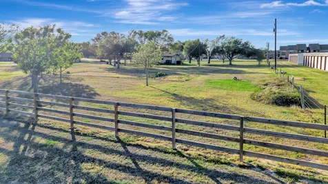 293 County Road 406 Edna TX 77957