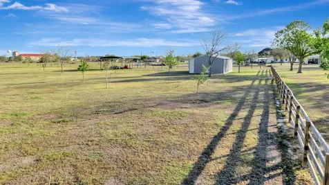 293 County Road 406 Edna TX 77957