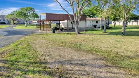 293 County Road 406 Edna TX 77957