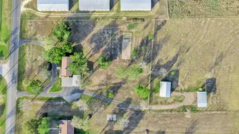 293 County Road 406 Edna TX 77957