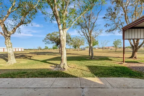 293 County Road 406 Edna TX 77957