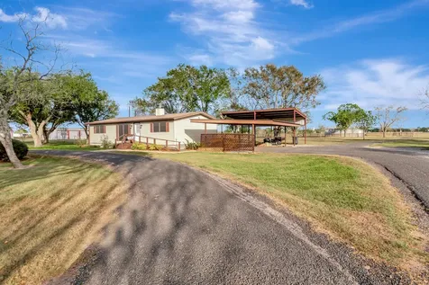 293 County Road 406 Edna TX 77957