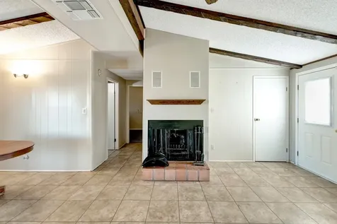 293 County Road 406 Edna TX 77957