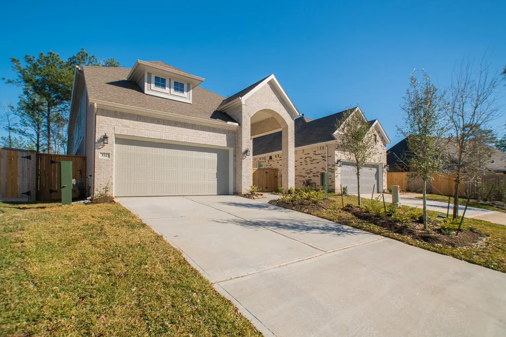 114 Hidden Peak Drive Montgomery TX 77316