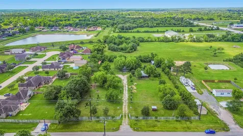 12403 4th Street Santa Fe TX 77510