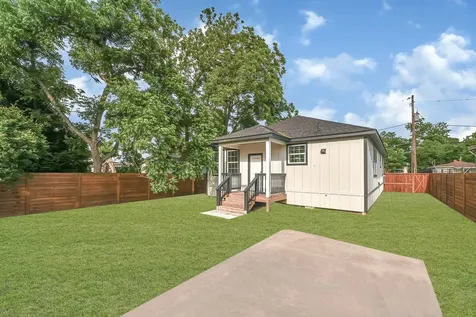 2412 Lucas Street Houston TX 77026
