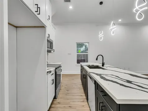 7358 Guadalcanal Road A Houston TX 77033