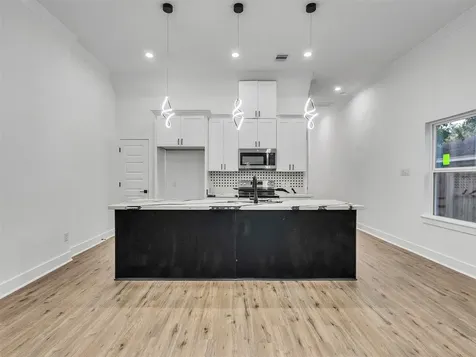 7358 Guadalcanal Road A Houston TX 77033