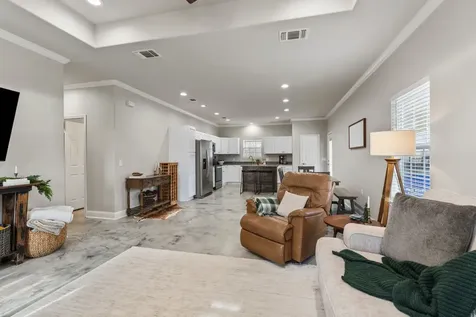 413 E Spruce Street Huntington TX 75949