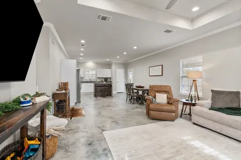 413 E Spruce Street Huntington TX 75949