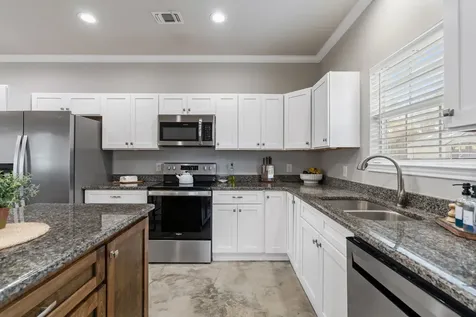 413 E Spruce Street Huntington TX 75949