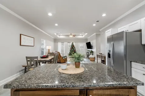 413 E Spruce Street Huntington TX 75949