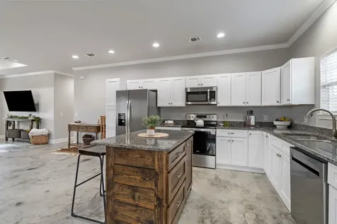 413 E Spruce Street Huntington TX 75949
