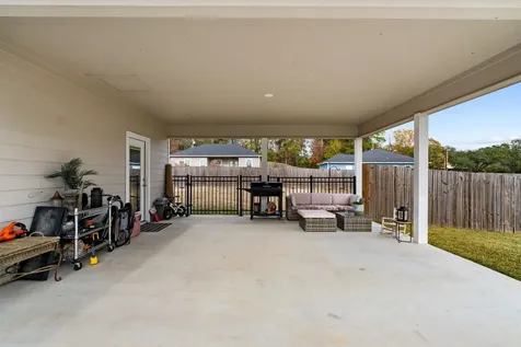 413 E Spruce Street Huntington TX 75949