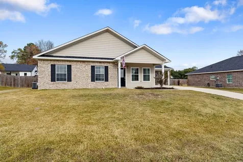 413 E Spruce Street Huntington TX 75949