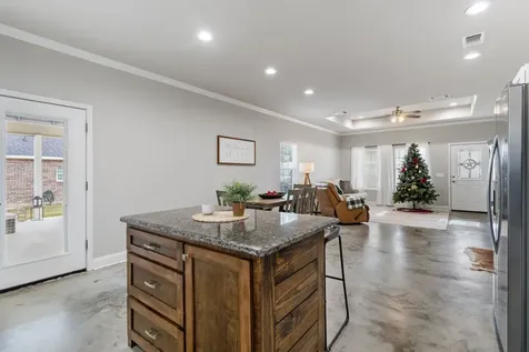 413 E Spruce Street Huntington TX 75949