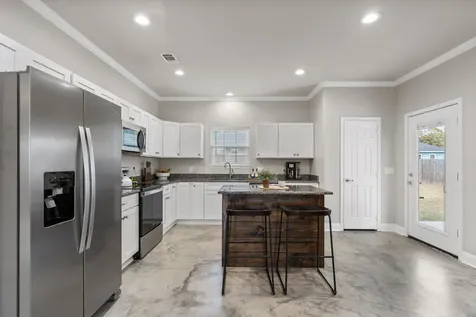 413 E Spruce Street Huntington TX 75949