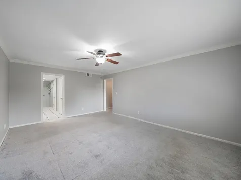 656 S Ripple Creek Drive 656 Houston TX 77057