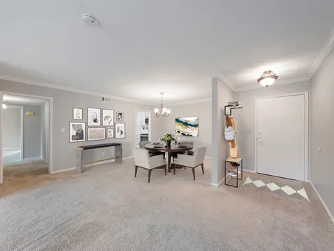 656 S Ripple Creek Drive 656 Houston TX 77057